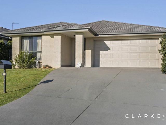 MODERN COMFORT IN A CONVENIENT CLIFTLEIGH LOCATION!