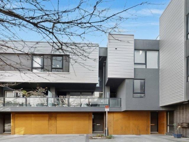 Modern Comfort in a Convenient Footscray Location