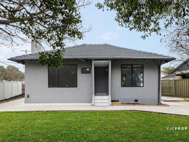 Modern Comfort in a Convenient Reservoir Location