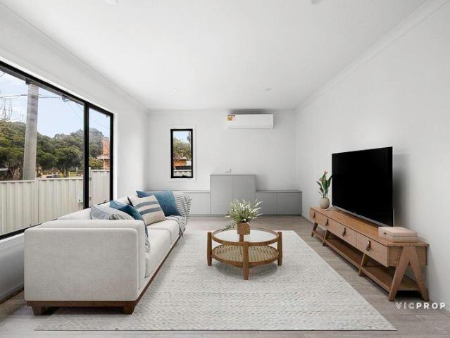 Modern Comfort in a Convenient Reservoir Location