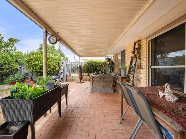 Modern Comfort in a Peaceful Coastal Suburb