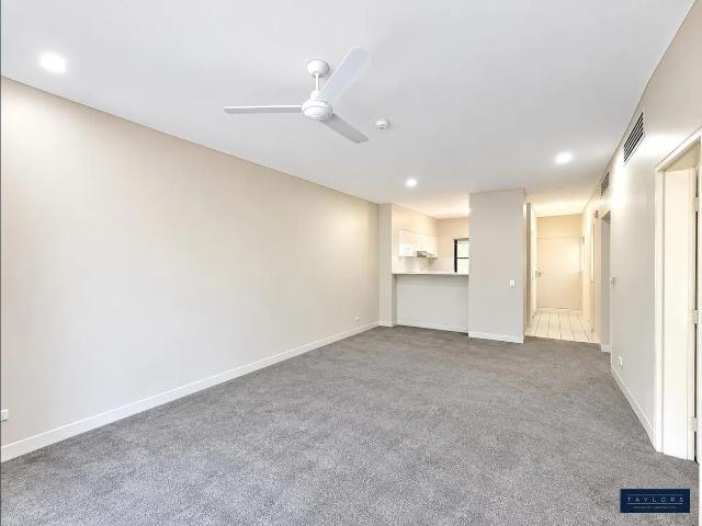 Modern Comfort in a Peaceful Laguna Quays Setting
