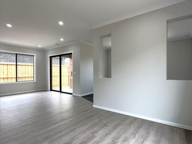 Modern Comfort in a Peaceful Setting!