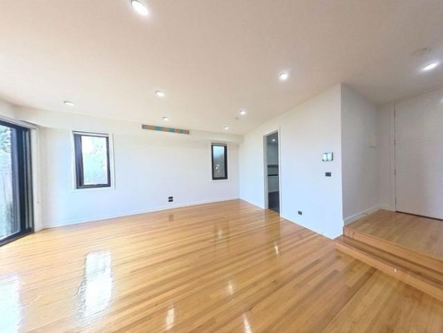 Modern Family Living in a Prime Balwyn North Location – 4 Bedrooms & 3 Bathrooms