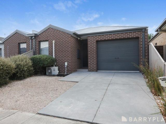 Modern Comfort in a Prime Sunshine West Location