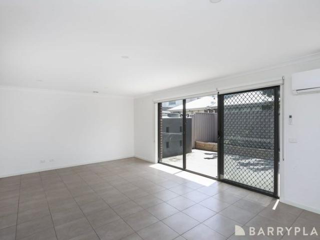 Modern Comfort in a Prime Sunshine West Location