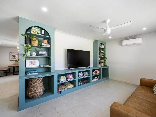 Modern Comfort in a Quiet Cul de Sac