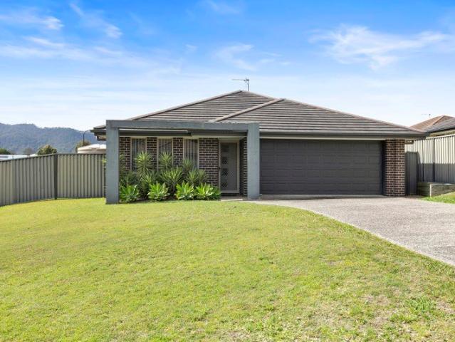 Modern Comfort in a Quiet Gloucester Setting