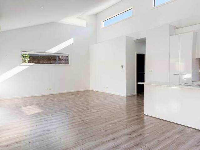 Modern Comfort in a Quiet Rear Position