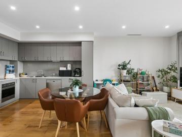 Modern Comfort in a Superb Setting