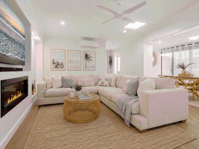Modern Comfort in a Sought After Helensvale Pocket!