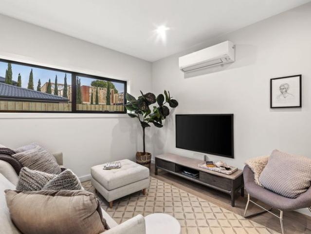 Modern Comfort in Heidelberg Heights Ideal Family Living
