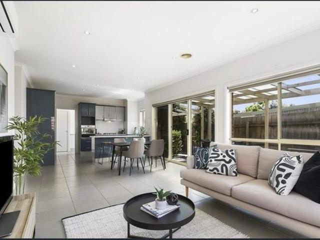 Modern Comfort in Quiet East Geelong Pocket