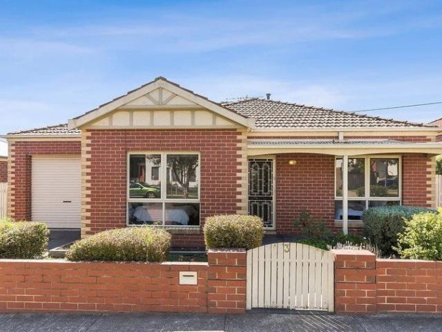Modern Comfort in Quiet East Geelong Pocket