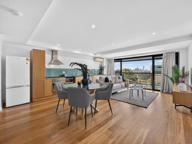 MODERN COMFORT, INNER CITY CONVENIENCE