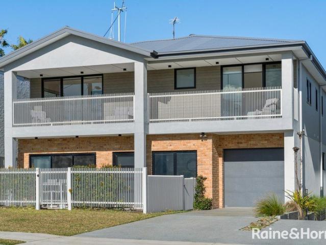 Modern Comfort Just Steps from the Beach & Harbour