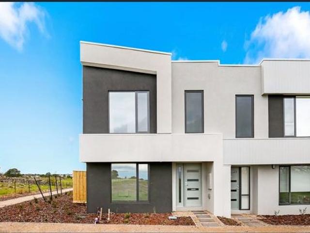 Modern Comfort & Leafy Outlook at Serenity Place