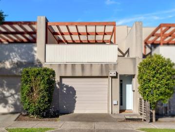 Modern Comfort, Lifestyle & Convenience in the Heart of Highlands