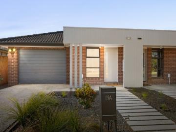 Modern Comfort, Light Filled Living & Unbeatable Convenience