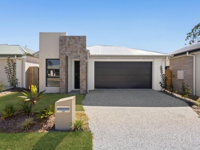 Modern Comfort, Low Maintenance Living in the Heart of South Maclean