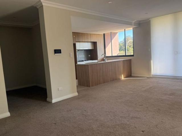 Modern Comfort Meets Unbeatable Convenience | 1 Bedroom With Study Room