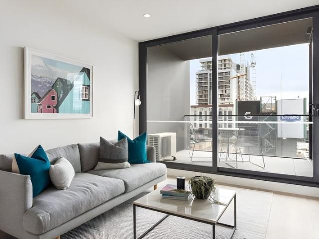 Elevated, light filled one bedroom apartment in the Boathouse