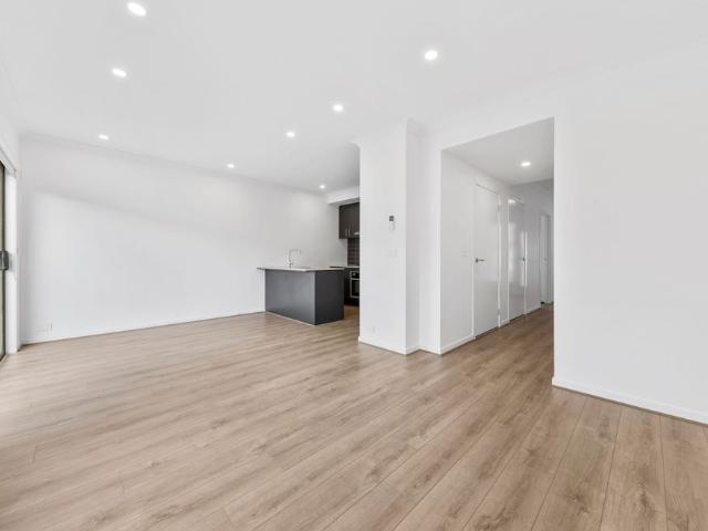 Modern Comfort Meets Contemporary Living in Mambourin!