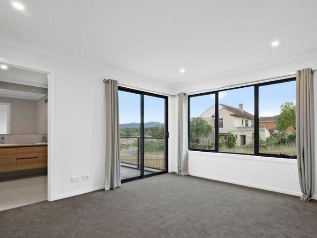 Modern Comfort Meets Convenience in Lilydale!