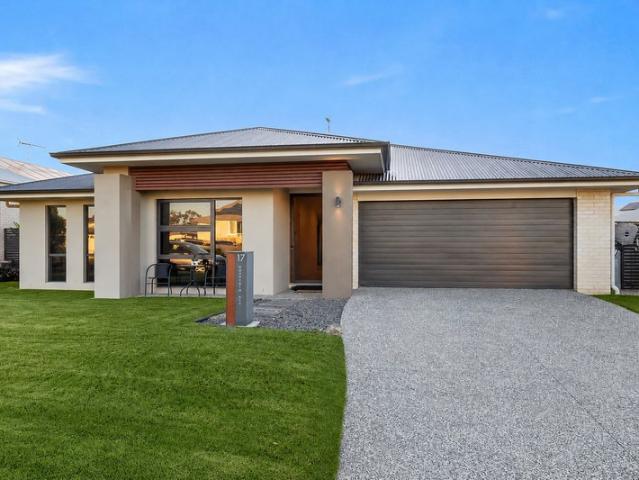 Modern Comfort Meets Coastal Convenience in Redland Bay