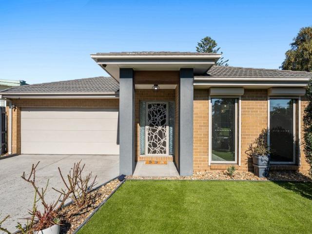 Modern Comfort Meets Coastal Convenience Spacious 2 Living Zones!