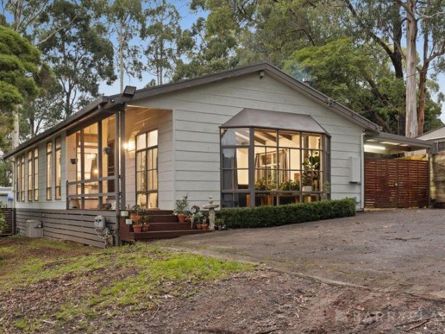 MODERN COMFORT MEETS COUNTRY CHARM