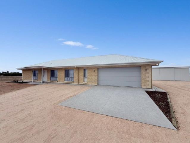 Modern Comfort Meets Country Lifestyle