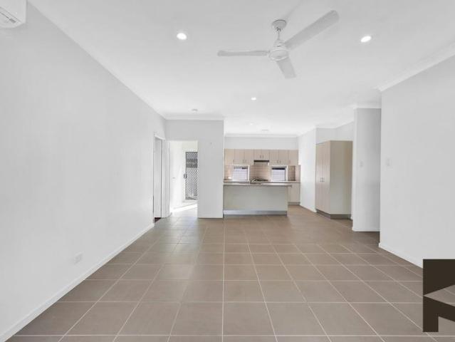 Modern Comfort meets Cozy Charm Rental Home in Bundaberg North
