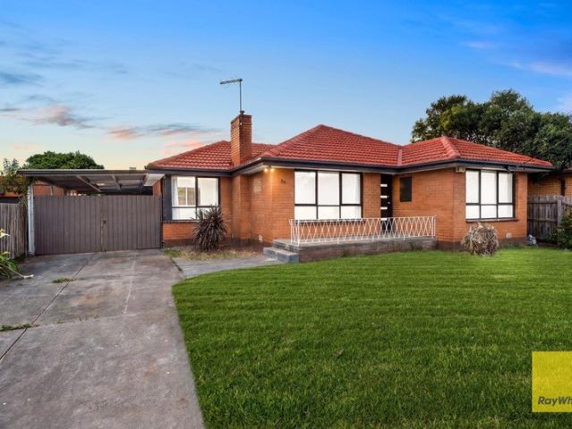 Modern Comfort Meets Classic Charm on 537m2 Prime St Albans Location