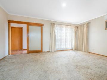 Modern Comfort Meets Classic Charm by the Waterfront!