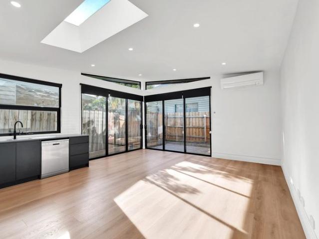 Modern Comfort Meets Classic Charm – Renovated 3 Bedroom St Kilda Home