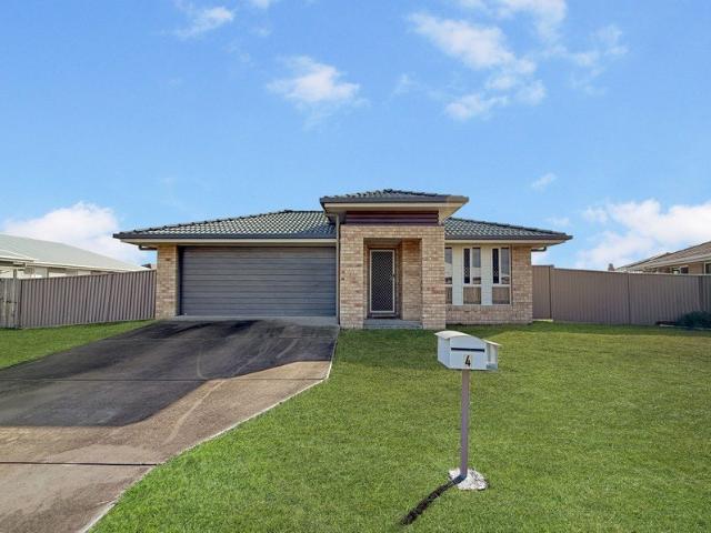 Modern Comfort Meets Easy Living on 660 sqm