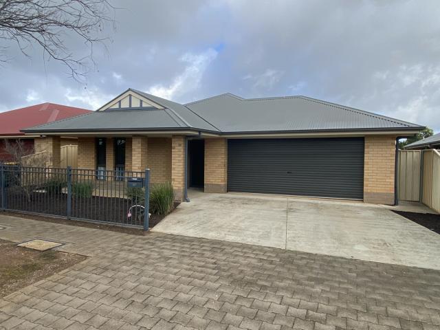 Modern Comfort Meets Effortless Outdoor Living in Munno Para