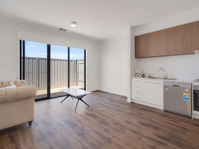 Modern Comfort Meets Effortless Living: Your Stylish Townhouse Awaits