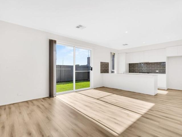 Modern Comfort Meets Effortless Living in a Prime Mount Barker Location