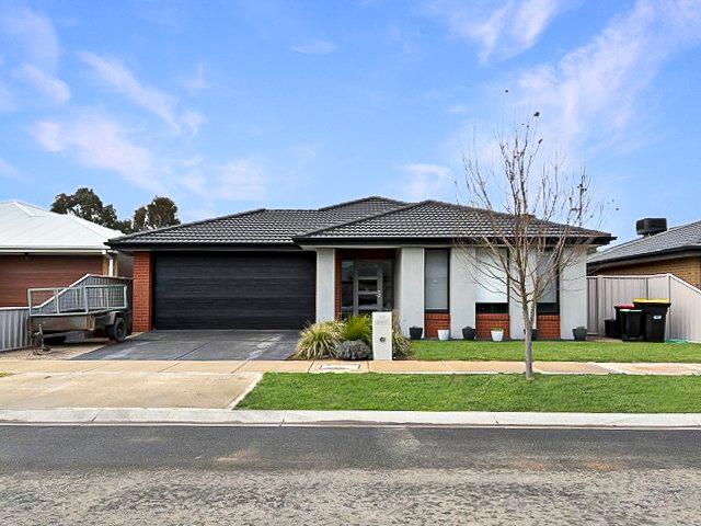 MODERN COMFORT MEETS FAMILY LIVING AT 33 SENATOR DRIVE