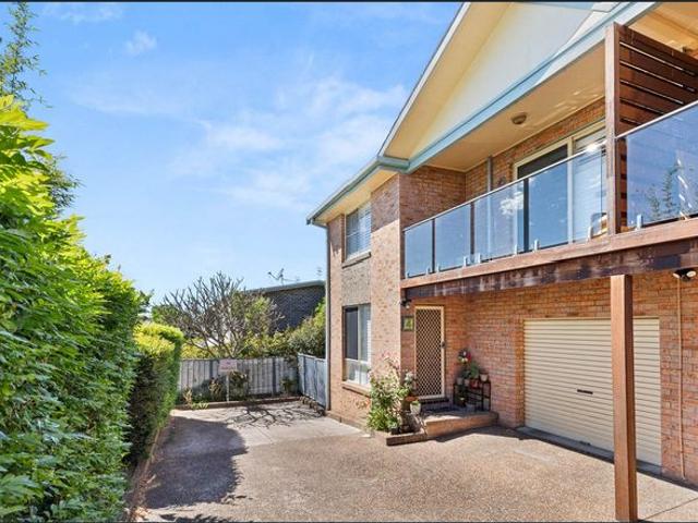 Modern comfort meets laid back Adamstown living