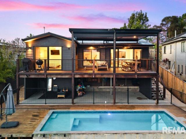 Modern Comfort Meets Serious Outdoor Living