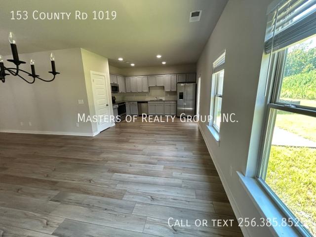Modern Comfort Meets Southern Charm in This Stylish 3 Bedroom Home!