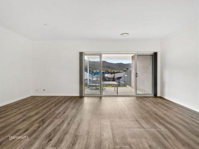 Modern Comfort meets space!