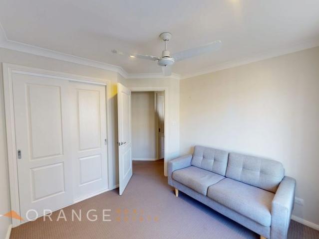 MODERN COMFORT MEETS SPECTACULAR VIEWS!