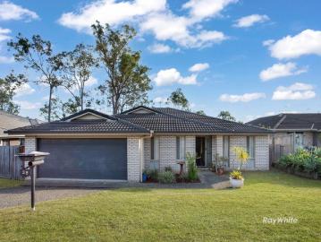 VACANT & READY TO MOVE INTO THE PERFECT FIRST HOME OR OWNER OCCUPIED OPPORTUNITY!