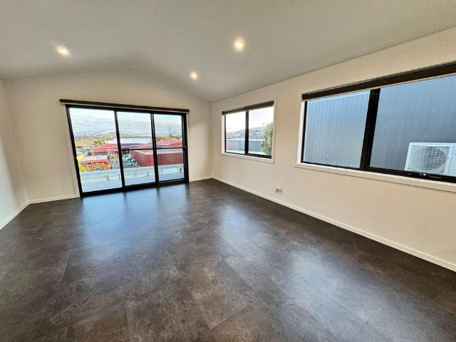 Modern Comfort & Scenic Views