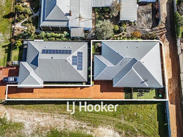 Modern Comfort, Spacious Living and Low Maintenance Appeal