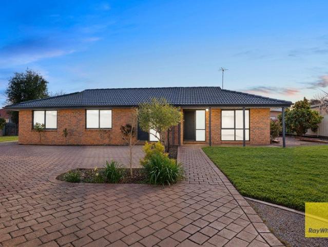 Modern Comfort & Spacious Living on a Generous 690m² Block